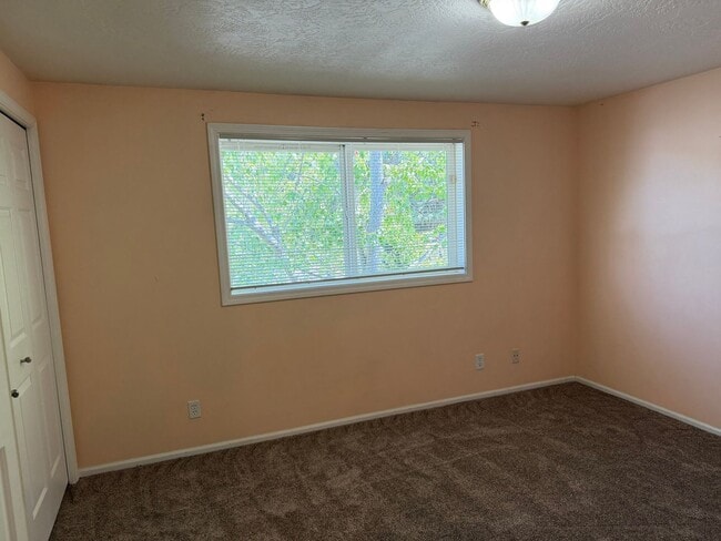 Building Photo - 1638 Fetters Loop