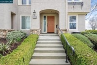 Building Photo - 207 Heligan Ln
