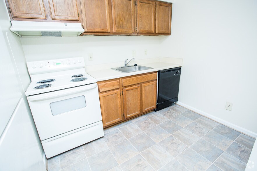 Independence Square 5120 Washington Hwy Portsmouth VA 23702 Apartment Finder