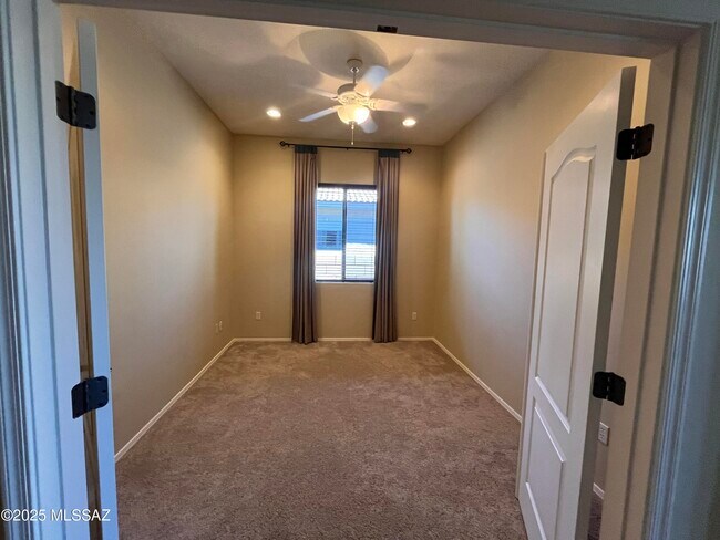 Building Photo - 13451 E Ace High Dr