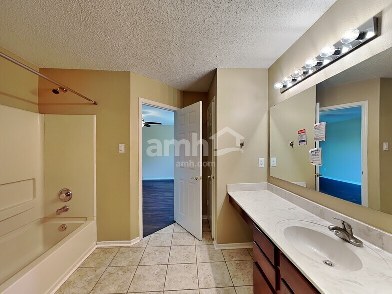 Building Photo - 14444 Orange Blossom Trl