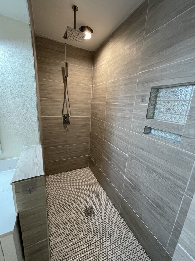 Building Photo - 226 Venice St