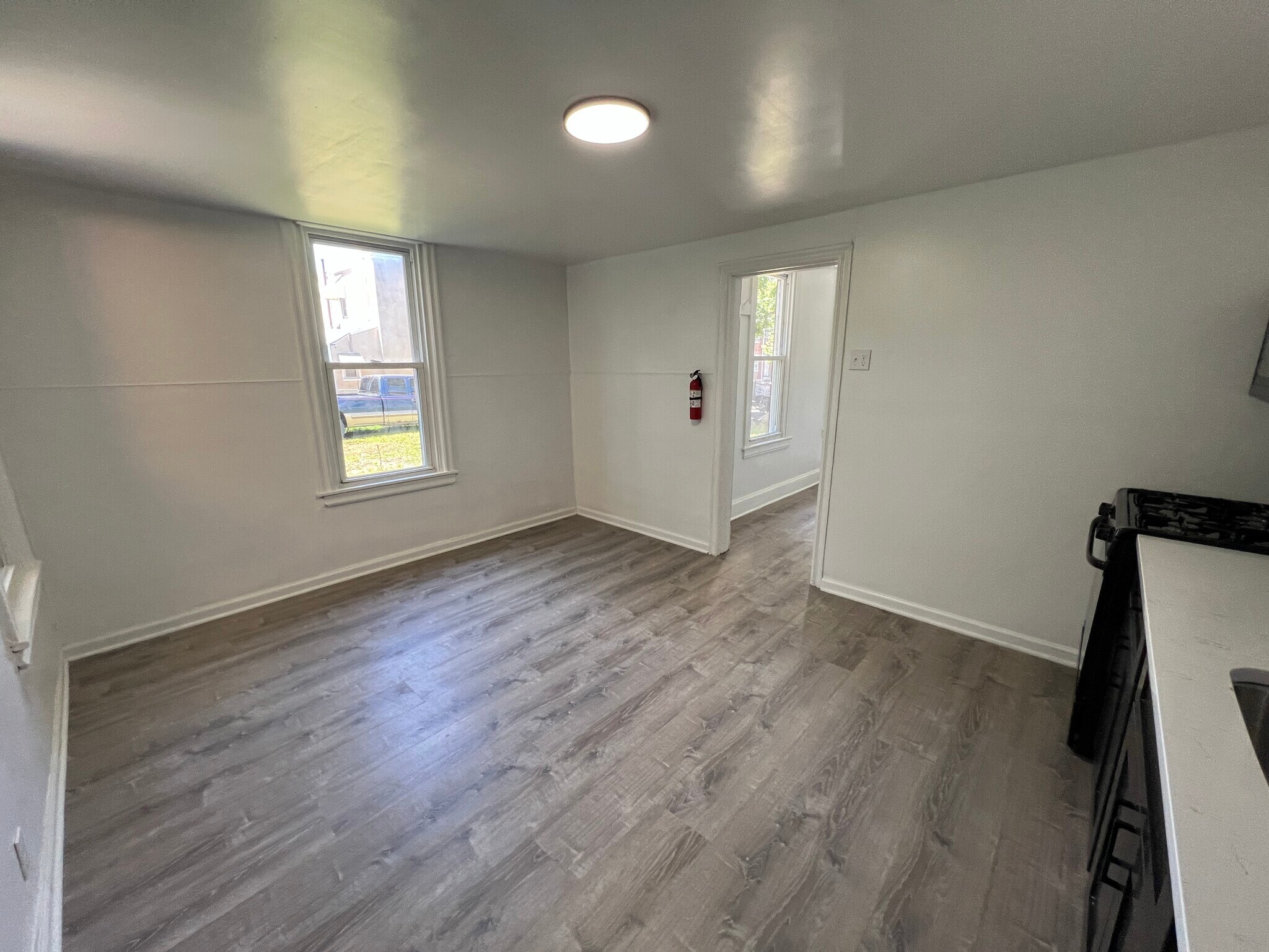 Building Photo - 2921 W 6th St