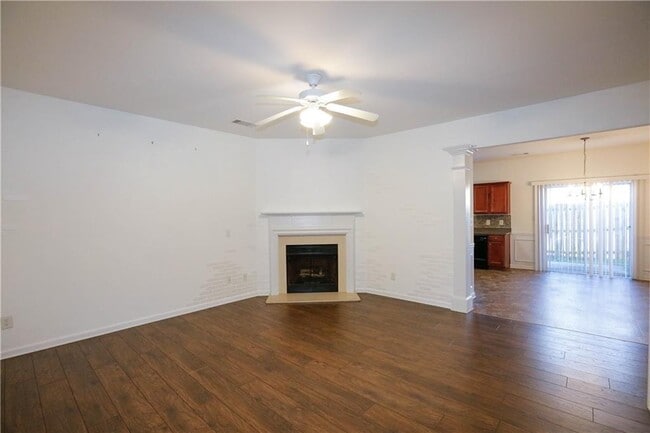 Building Photo - 1939 Durwood Ln