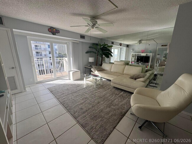 Building Photo - 3215 S Ocean Blvd