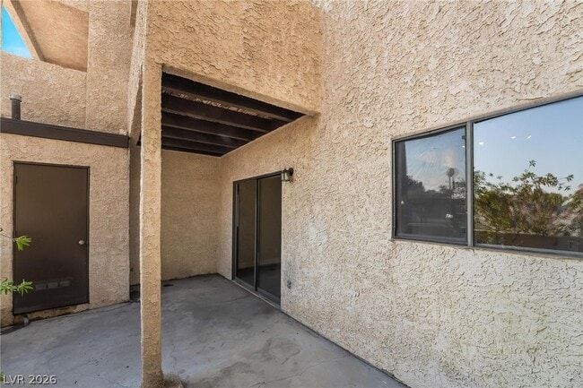 Building Photo - 3929 S Torrey Pines Dr