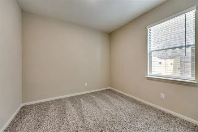 Building Photo - 302 Foster Ln