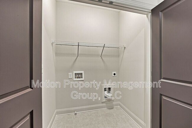 Building Photo - 776 Angora Aly