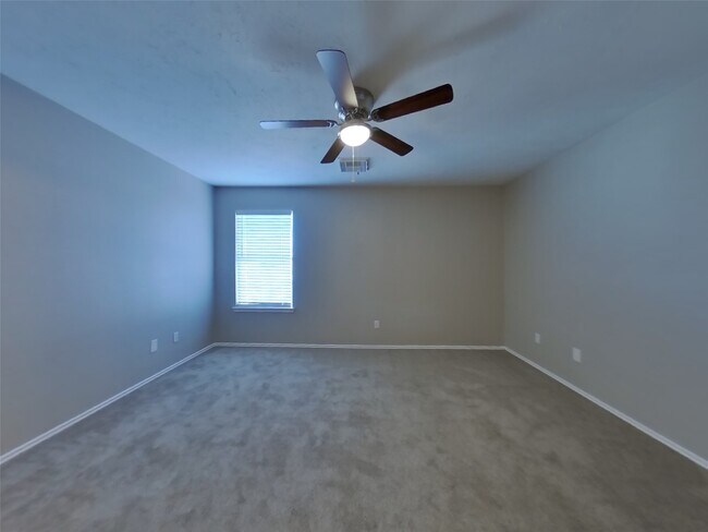 Building Photo - 16783 Fallen Timbers Dr