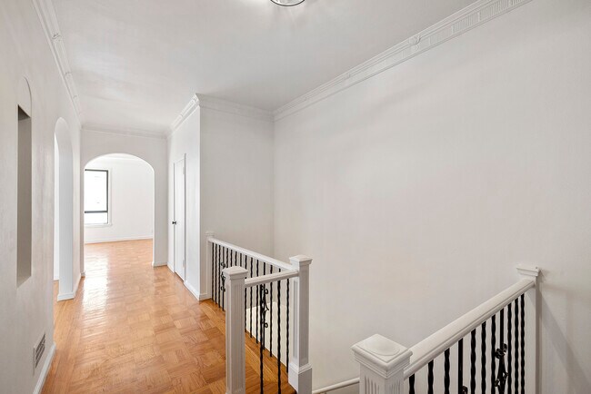 Building Photo - 232 Mallorca Way