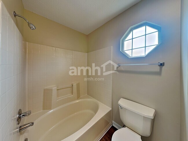 Building Photo - 1925 Tourmaline Dr