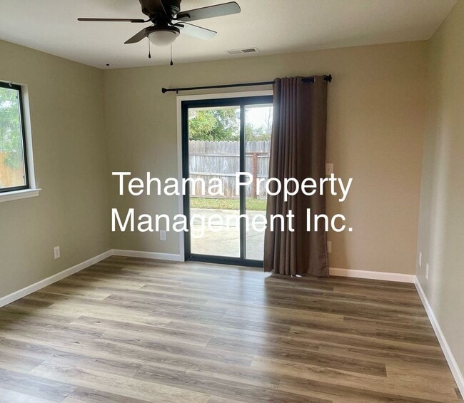 Building Photo - Beautiful 3 bedroom 2 bath home in Redding...