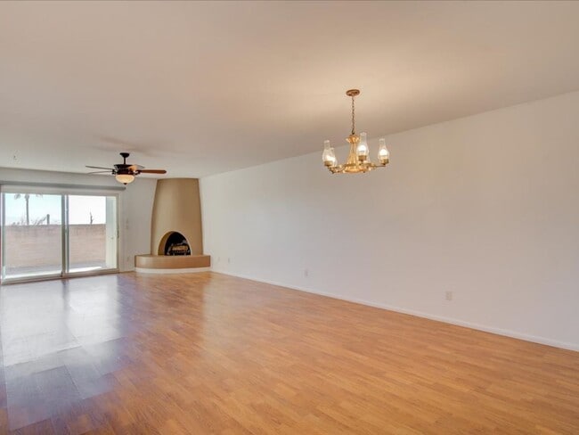 Building Photo - 5526 N Arroyo Grande Dr