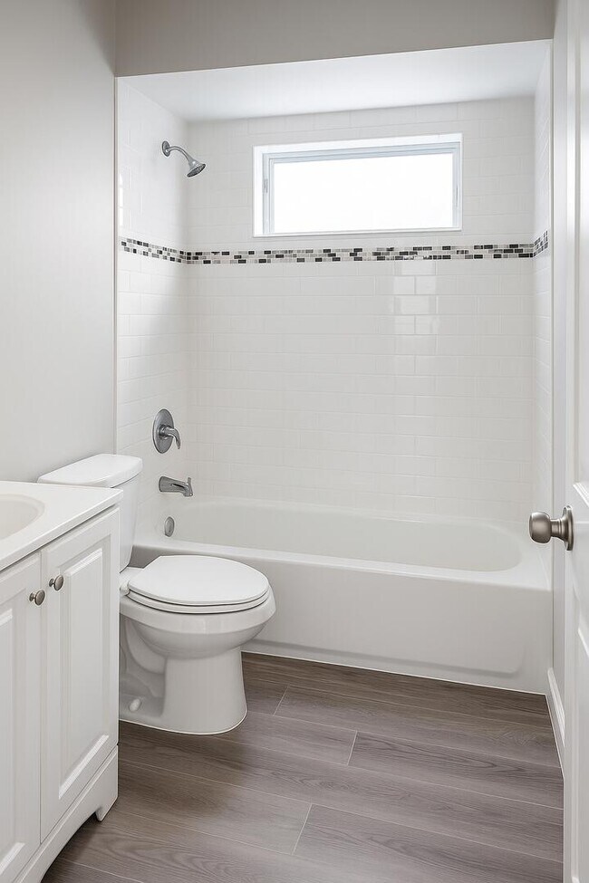 Building Photo - 965 Manor Dr