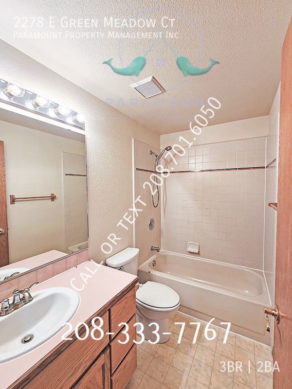 Building Photo - Waiting to welcome you home 3 bedroom Meri...