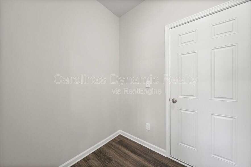 Building Photo - 133 Pumice Dr