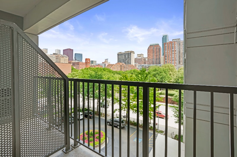 Building Photo - 910 S Clark St