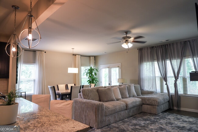 Building Photo - 402 Mulberry Row