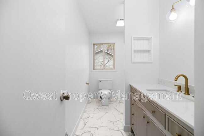 Building Photo - 3477 Blackwood Dr