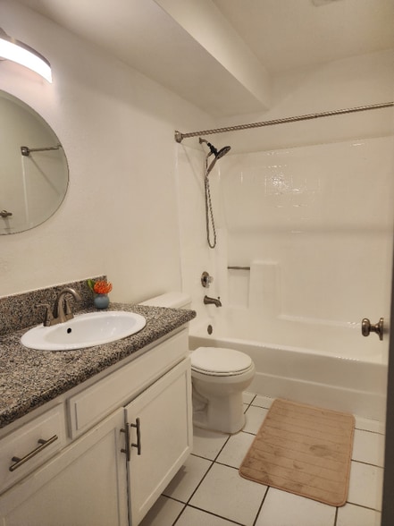 Building Photo - 5325 Denny Ave