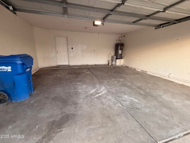 Building Photo - 12022 W Almeria Rd