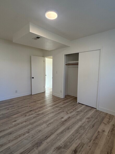 Building Photo - 6828 W Kirkwood Dr