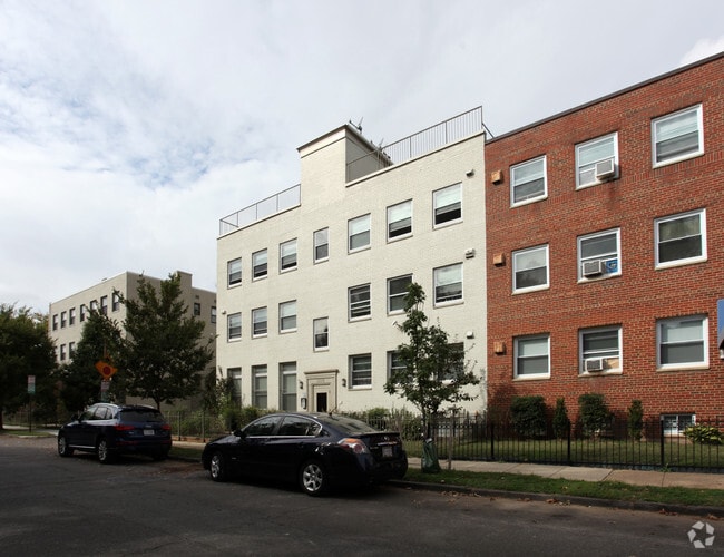 Primary Photo - 1310 K St SE