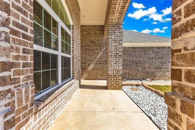 Building Photo - 816 Hedgefield Way