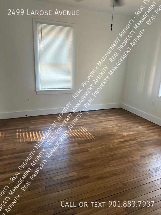 Building Photo - 2499 Larose Ave