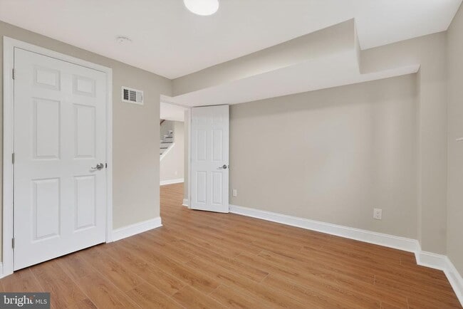 Building Photo - 1608 Elson St