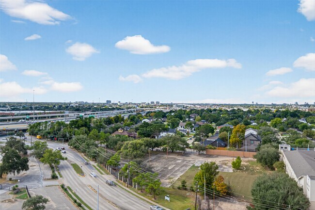 Building Photo - 3525 Sage Rd