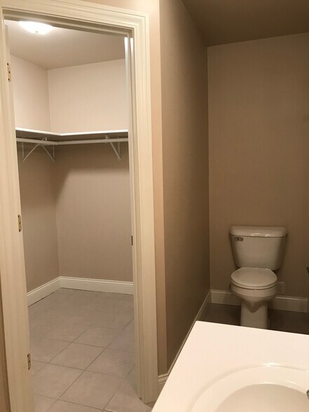 Master bath walk in closet - 104 Scenic Drive