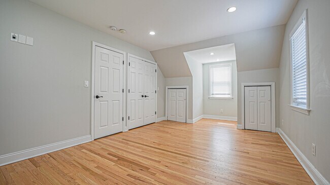 Building Photo - 4070 Madison Ave