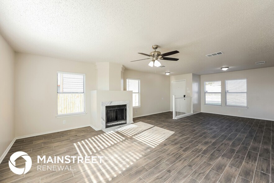 Building Photo - 8042 Chestnut Ash Dr