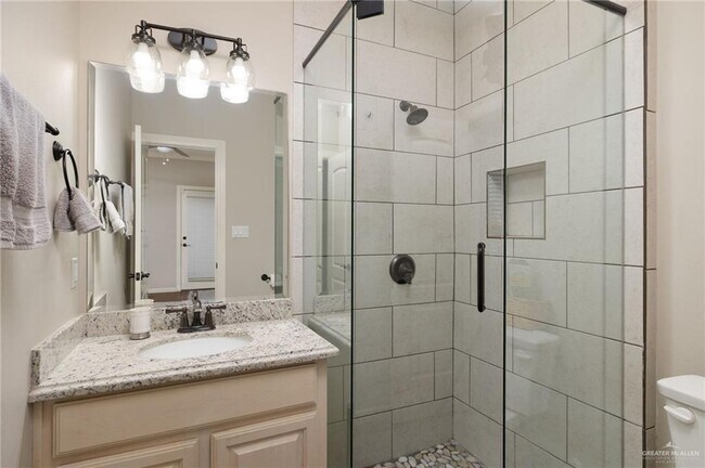 Building Photo - 25 Amistad Cir