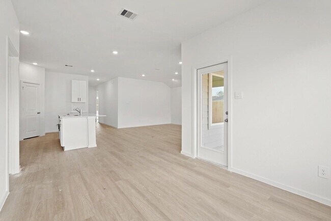 Building Photo - 16523 Hidden Ponderosa Path