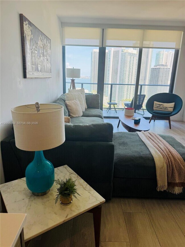 Building Photo - 121 NE 34th St