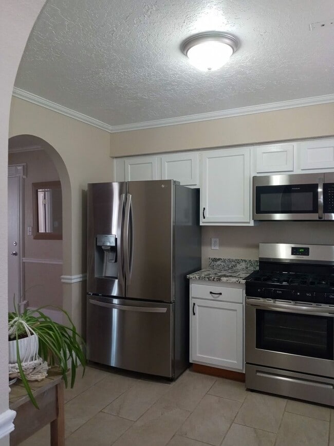 Building Photo - PRICE IMPROVEMENT!! RIO RANCHOAFFORDABLE!!