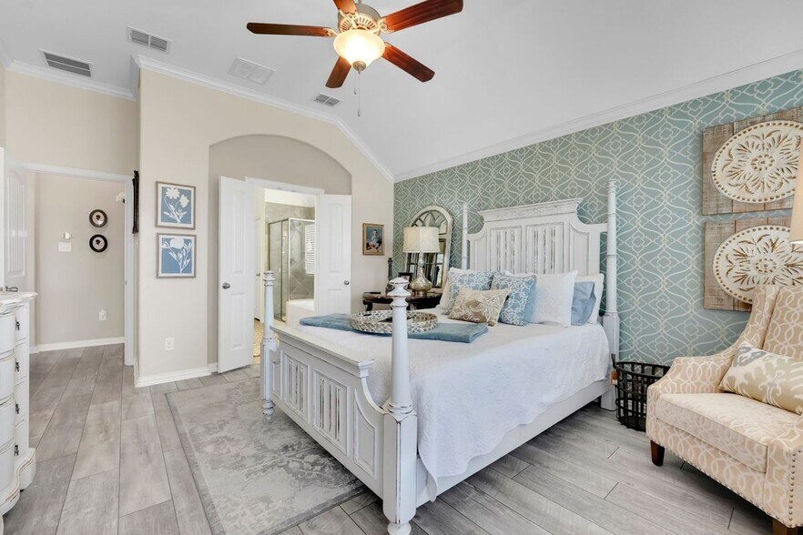 Building Photo - 16601 Lincoln Park Ln