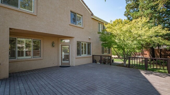 Building Photo - 4 BR/3BA Home in Laurel Creek with Park-Like Backyard!