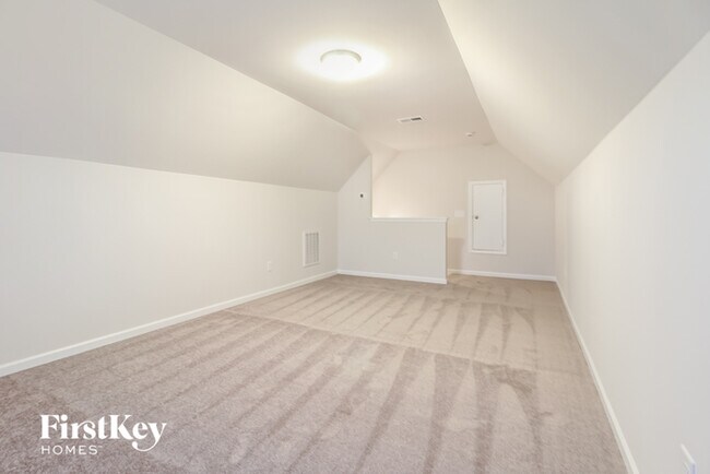 Building Photo - 1007 Mission Hill Ln