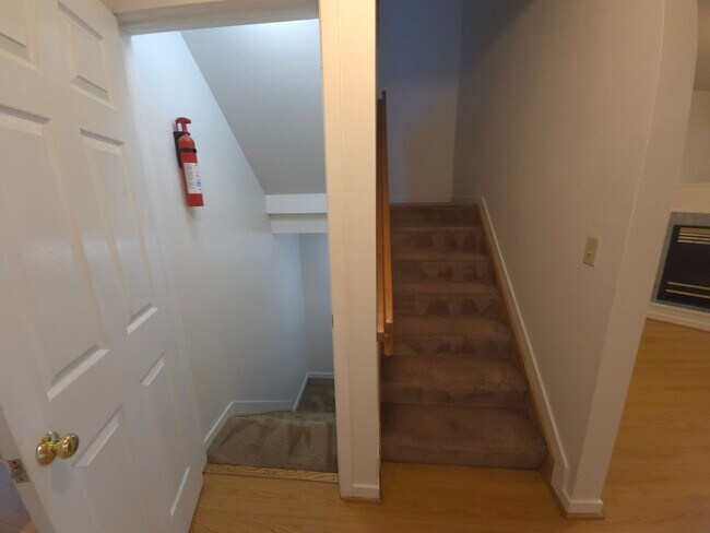 Building Photo - 2321 Grove St