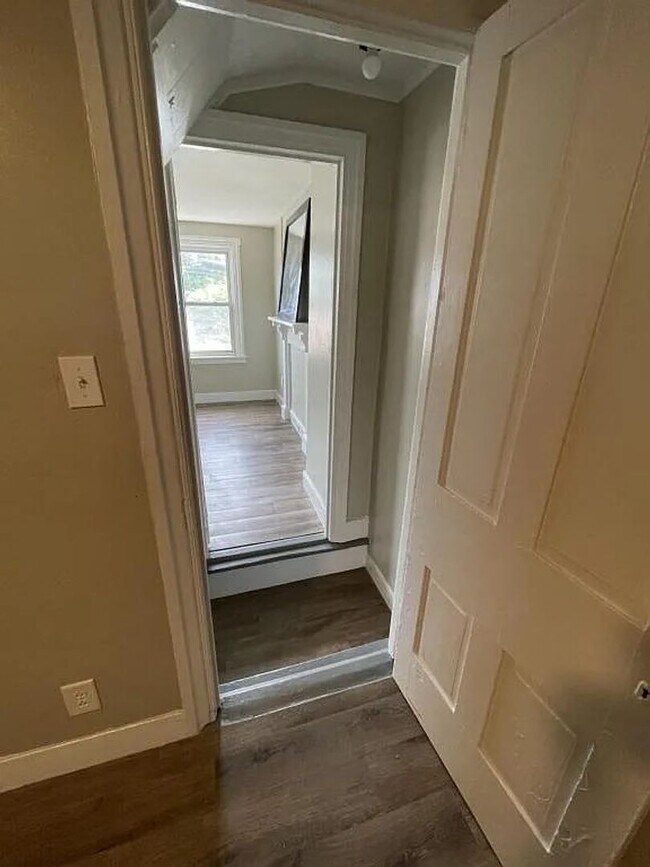 Building Photo - Dickinson Students - 3 Bedroom Available!
