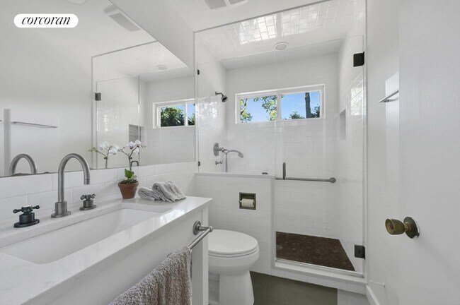 Building Photo - 8 Bathgate Rd