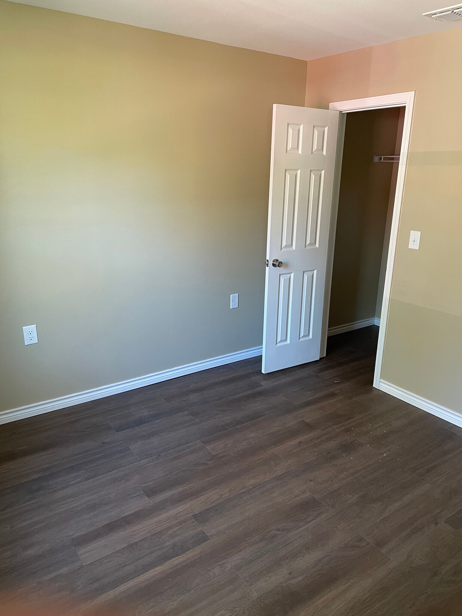 GUEST BEDROOM 1 WITH CLOSET - 612 Timberline Dr