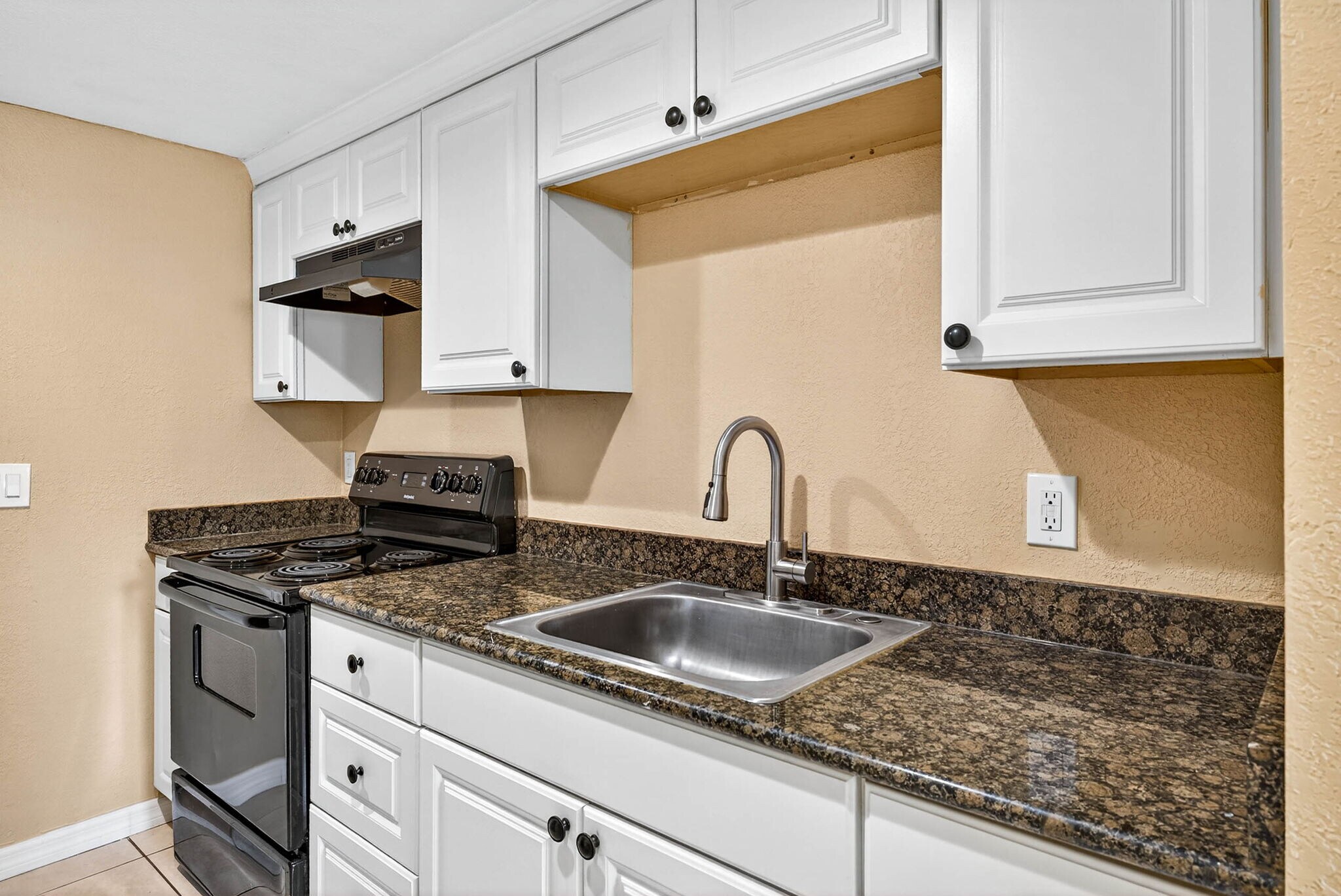 Building Photo - 2146 Ranchita Trail