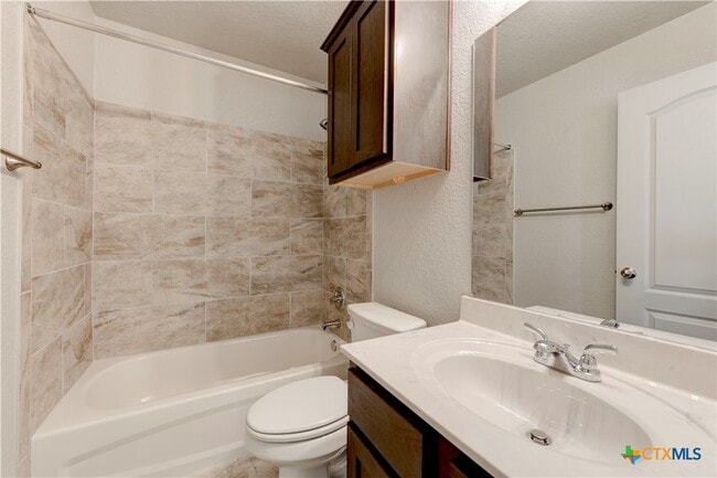 Building Photo - 609 Lost Trl