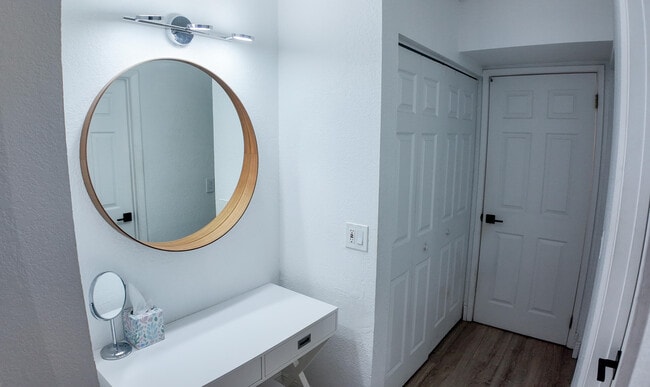 Building Photo - 8050 Severn Dr