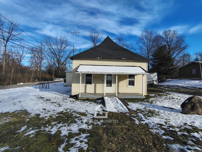 Building Photo - 701 S Black St