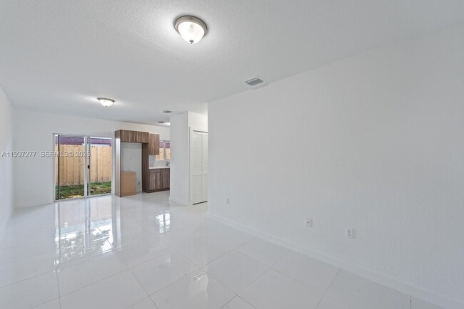 Building Photo - 7940 NW 12th Ct